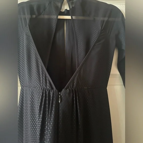 Black Gown - Picture 6 of 8